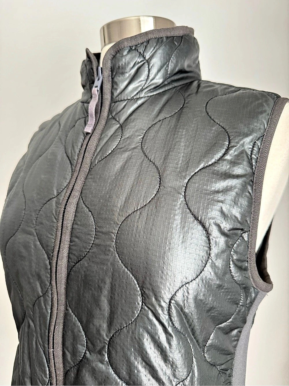 J Crew EUC Lightweight Quilted Vest Black Medium